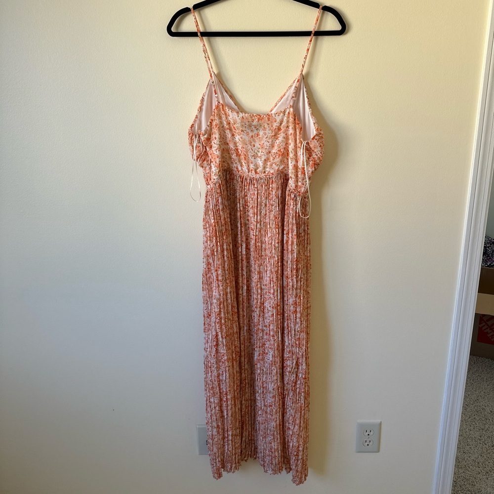 Vici Peach Floral Midi Dress - Picture 5 of 5